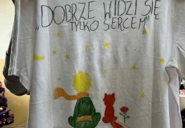 Siódmoklasiści podsumowali pracę z lekturą „Mały Książę”