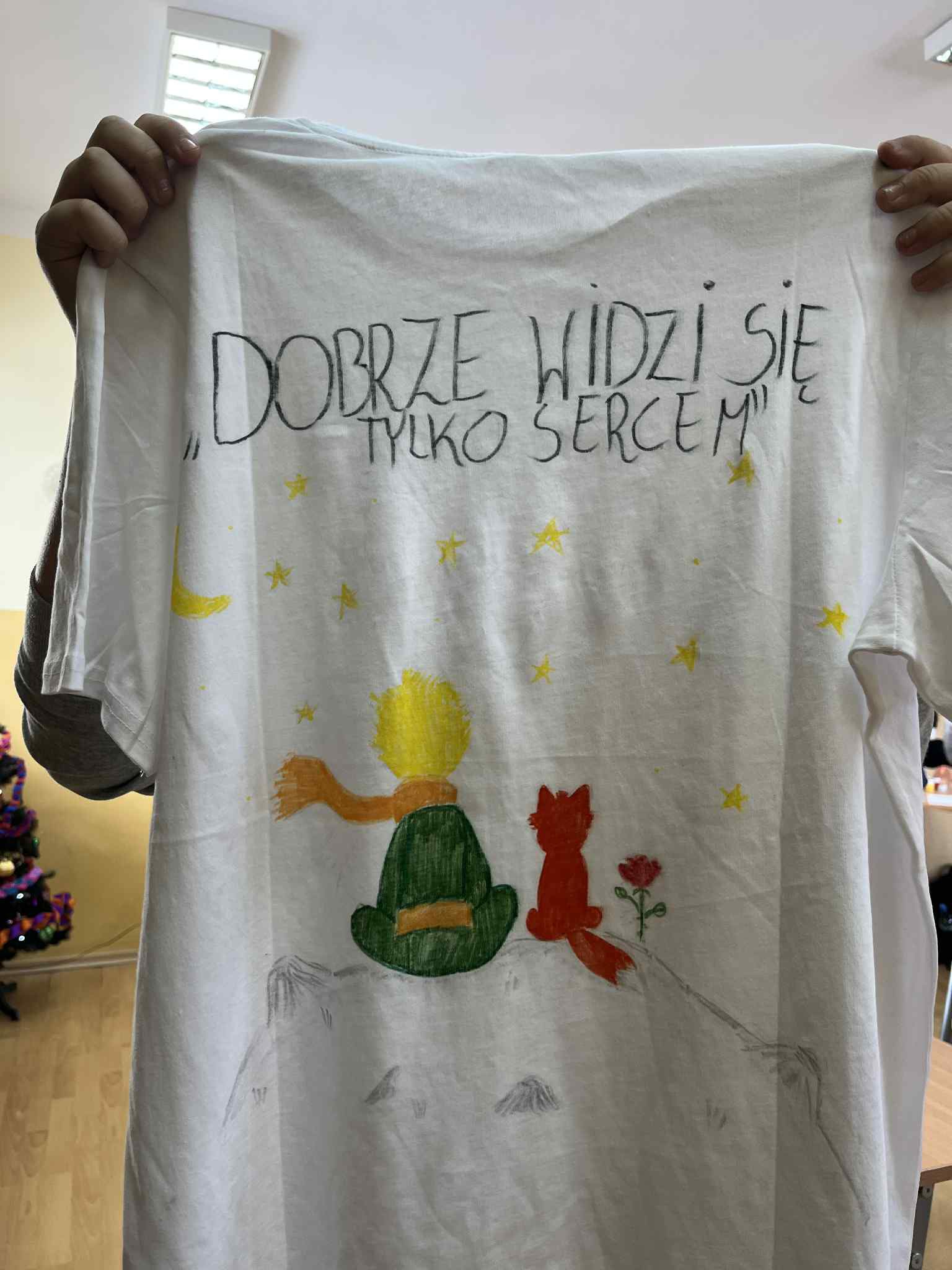 Siódmoklasiści podsumowali pracę z lekturą „Mały Książę”