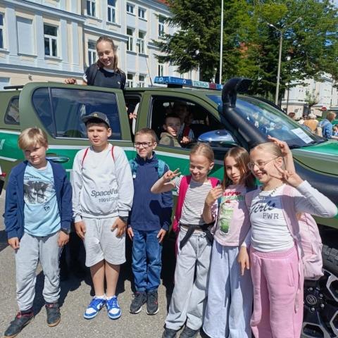 Klasa 4 na Dniach Otwartych Straży Granicznej.