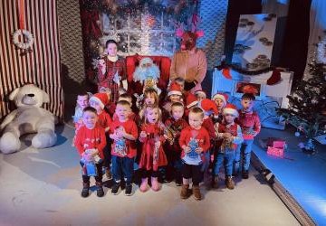 Mikołajkowy wyjazd do teatru.