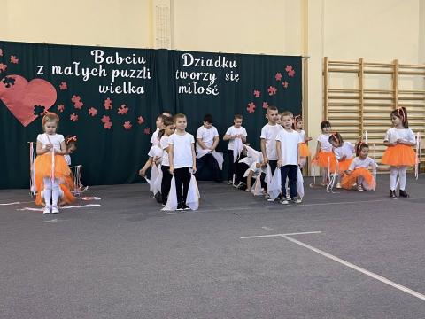 DZIEŃ BABCI I DZIADKA